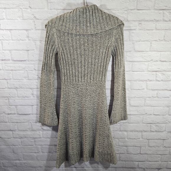 M It's Our Time Knit Long Cardigan with Wooden Buttons Y2K Women's Size S Taupe - Picture 6 of 10